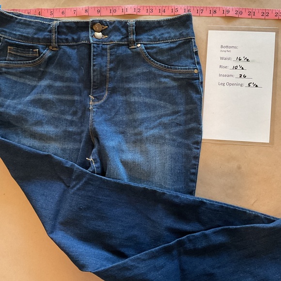 D. Jeans skinny jeans - Picture 3 of 3